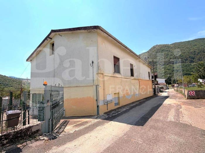Casa con 6 locali in vendita in Strada comunale Romana, Ceppagna, Venafro