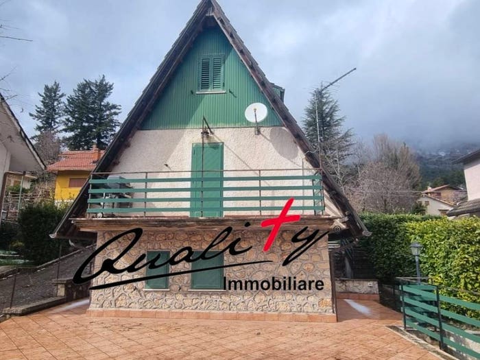 Casa quadrilocale in vendita in Via Antonio Arquati, Filettino