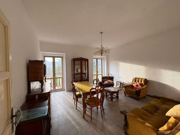 Appartamento con 5 locali in vendita in Viale Risorgimento, Centro, Scapoli