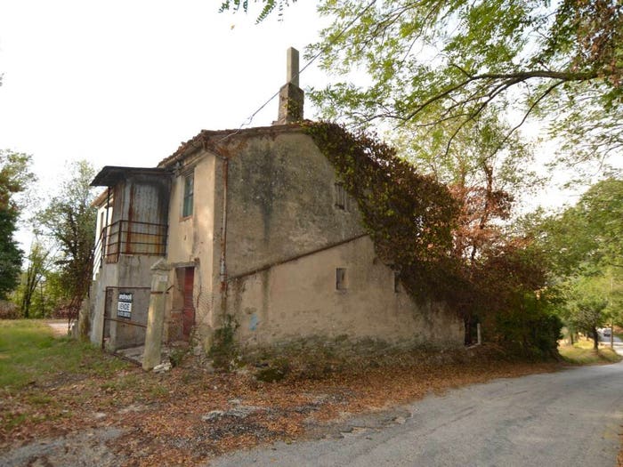 Casa con 6 locali in vendita in Via Piagge Novali, Castelplanio