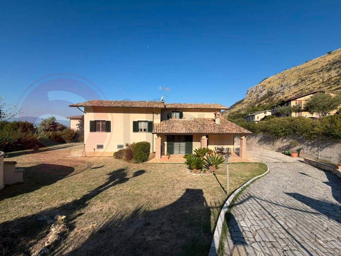 Casa con 6 locali in vendita in Via Littorio, Centro, Roccasecca