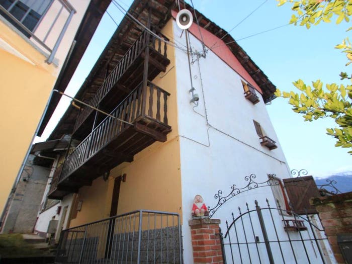 Casa quadrilocale in vendita in Strada Favaro di Là, Favaro, Biella