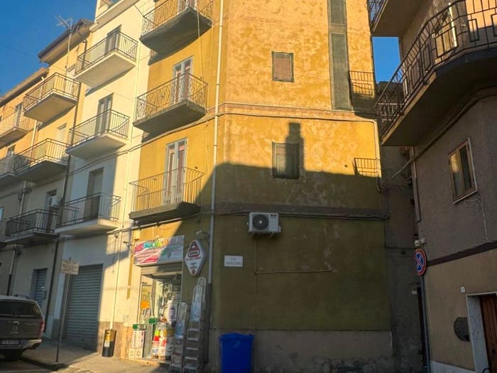 Casa con 6 locali in vendita in Piazza Martiri d'Ungheria, Troina