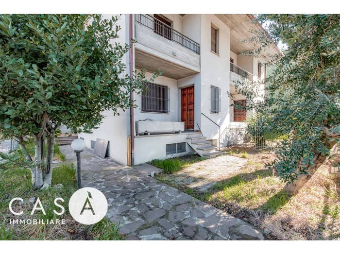 Appartamento con 5 locali in vendita in Viale Gino Cecchini, Porto Canale di Ponente, Cesenatico