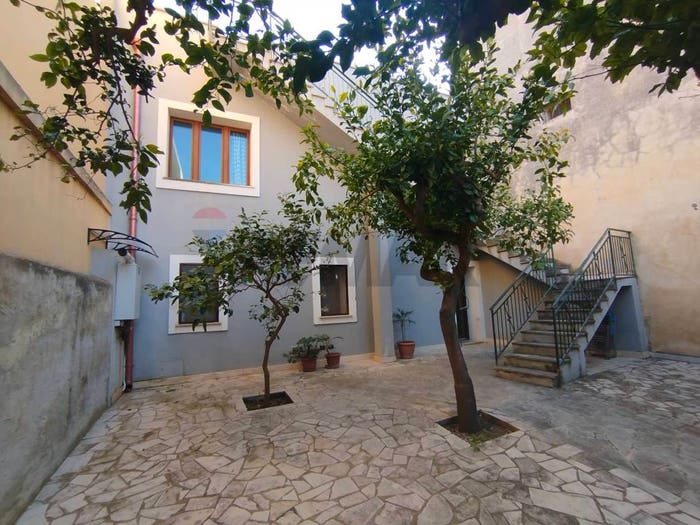 Casa con 5 locali in vendita in via dei mille, Centro, Noto