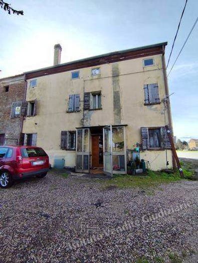 Casa con 5 locali in vendita in Via Maffei n, Stienta