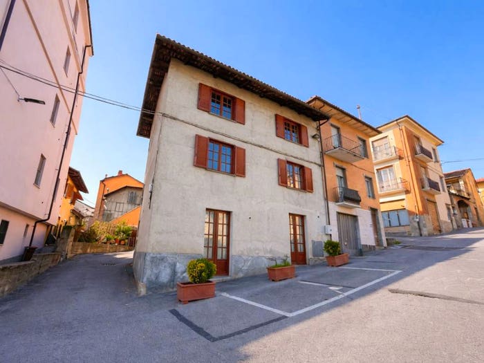 Casa con 6 locali in vendita in Via Sant'Andrea, Centro, Canale