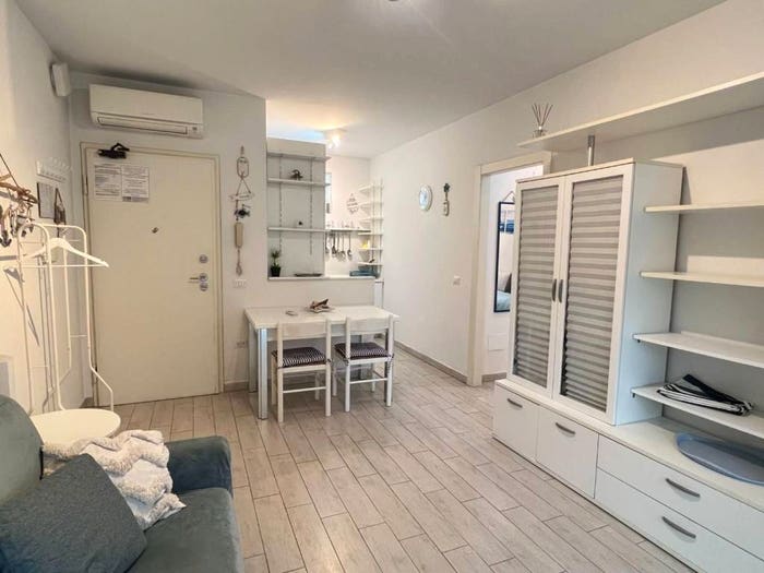Appartamento trilocale in vendita in Via Poveromo, Ronchi Poveromo, Massa