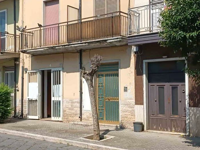 Casa con 6 locali in vendita in Via Roma, Bonito