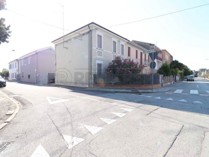 Casa con 5 locali in vendita in Via della Libertà, Centro, Bondeno