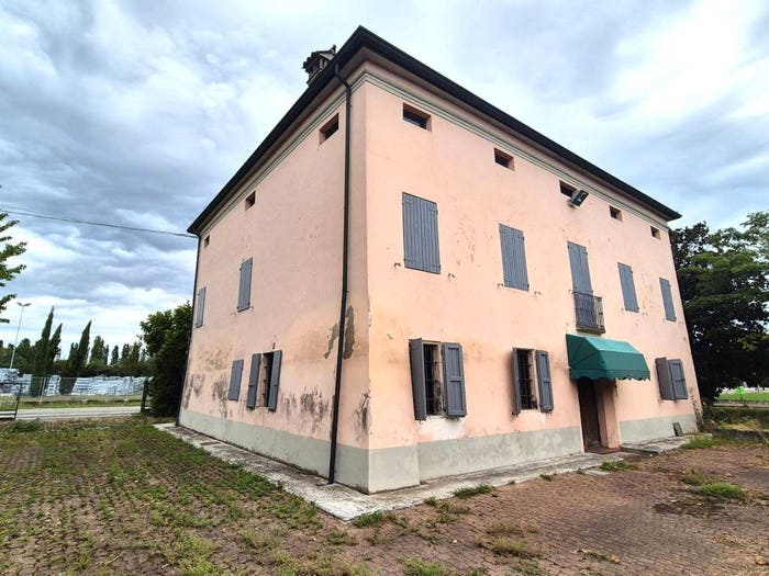 Casa con 6 locali in vendita in Via Provinciale, Sissa Trecasali