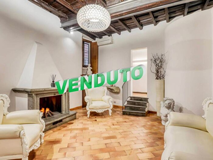 Appartamento con 6 locali in vendita in Via della Vetrina, Piazza Navona, Roma