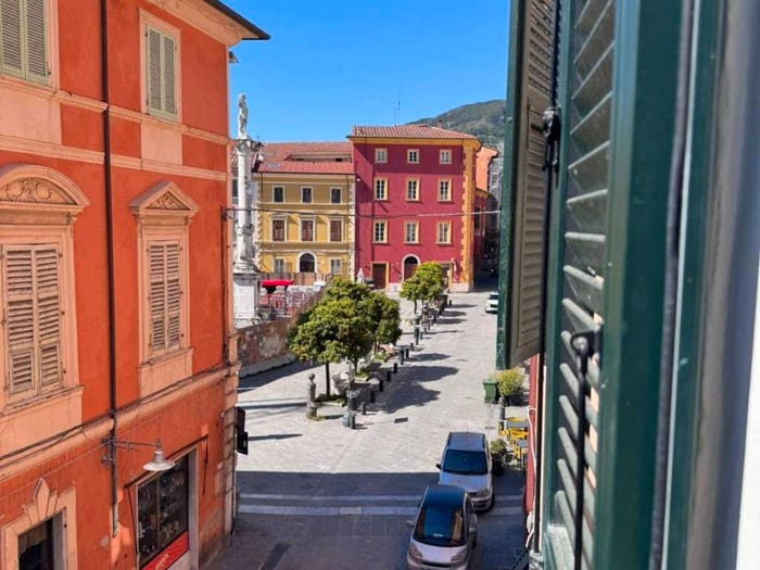 Appartamento quadrilocale in vendita in Centro, Massa