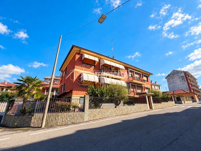 Appartamento con 6 locali in vendita in Via Orfanotrofio, Centro, Fossano