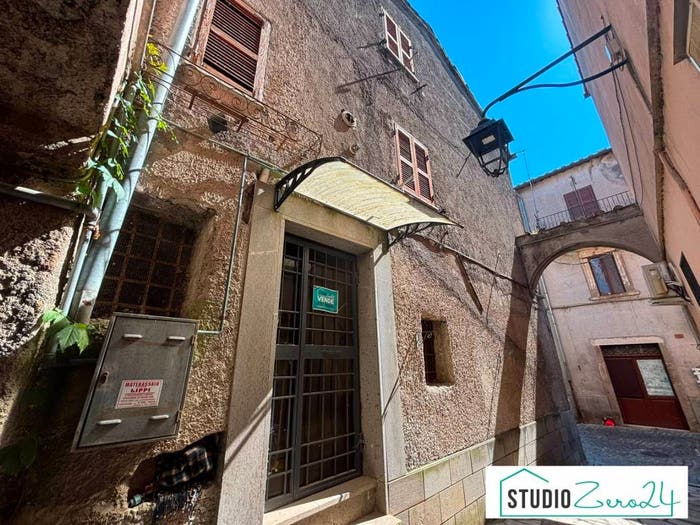 Appartamento con 5 locali in vendita in Via Forno, Vasanello
