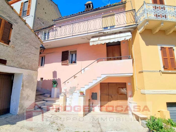Casa quadrilocale in vendita in VIA LEOPARDI, Centro, Monsampolo del Tronto