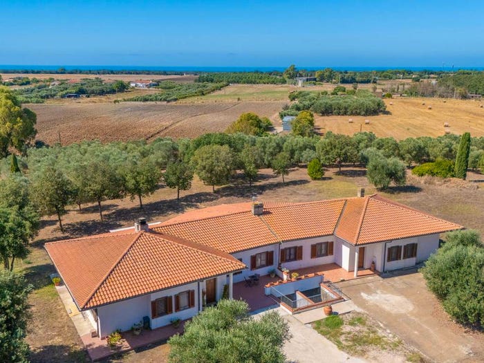 Casa con 6 locali in vendita in Strada di Campomorto, Montalto di Castro