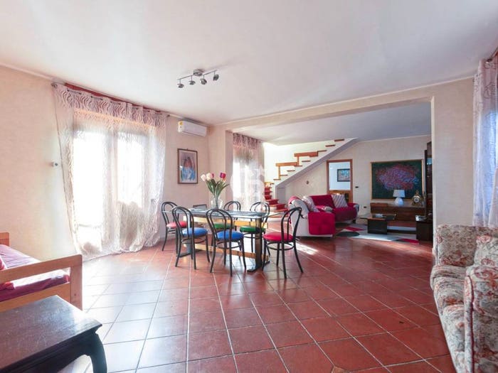 Appartamento con 6 locali in vendita in Bolsena