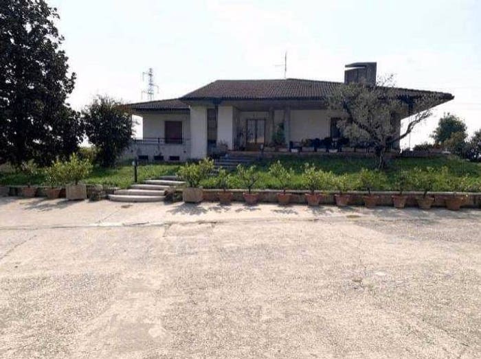 Casa con 5 locali in vendita in Via Santi, Caldiero