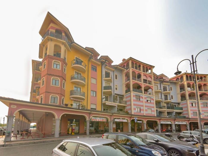 Appartamento trilocale in vendita in Piazzale Lepanto, Centro, Leinì