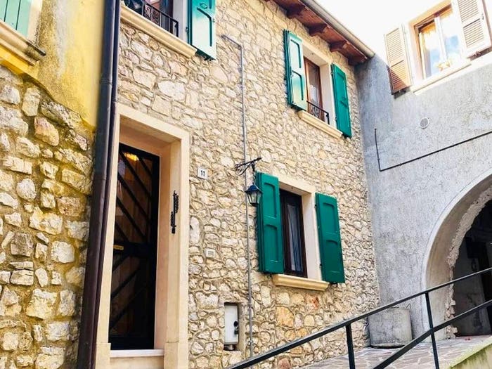 Casa trilocale in vendita in Magugnano, Brenzone sul Garda