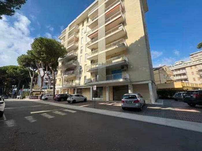 Appartamento trilocale in vendita in Viale Giosuè Carducci, Lido degli Estensi, Comacchio