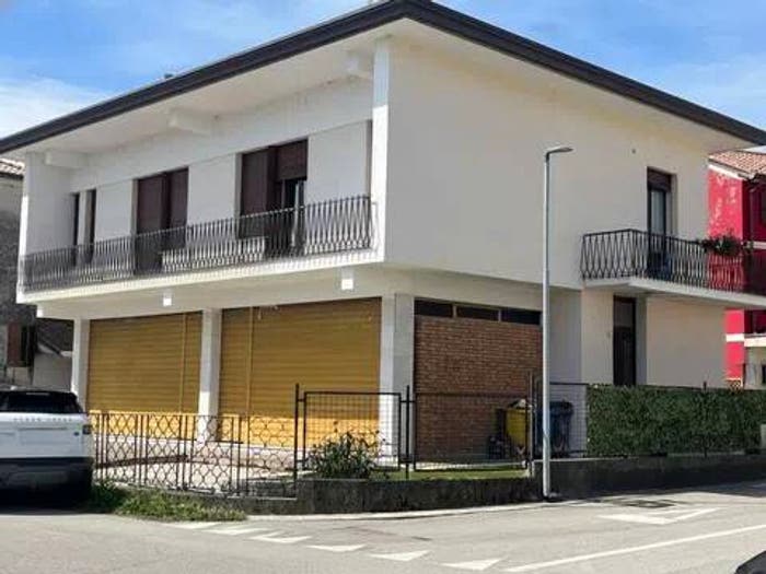 Casa quadrilocale in vendita in Via Gen Gandolfo, Centro, Nervesa della Battaglia