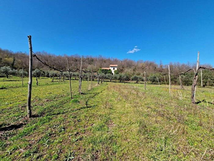 Casa quadrilocale in vendita in Contrada San Giorgio, Durazzano