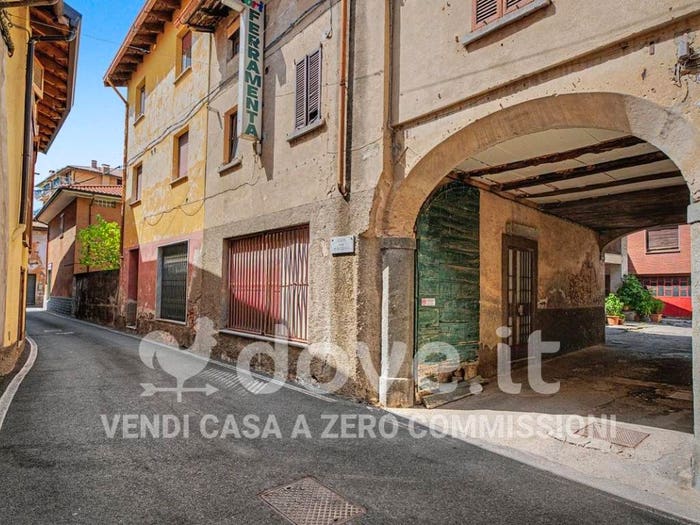 Appartamento bilocale in vendita in Via Garibaldi, Centro, Guanzate