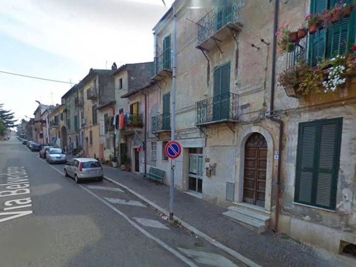 Appartamento con 6 locali in vendita in Piazza San Nicola, Faleria