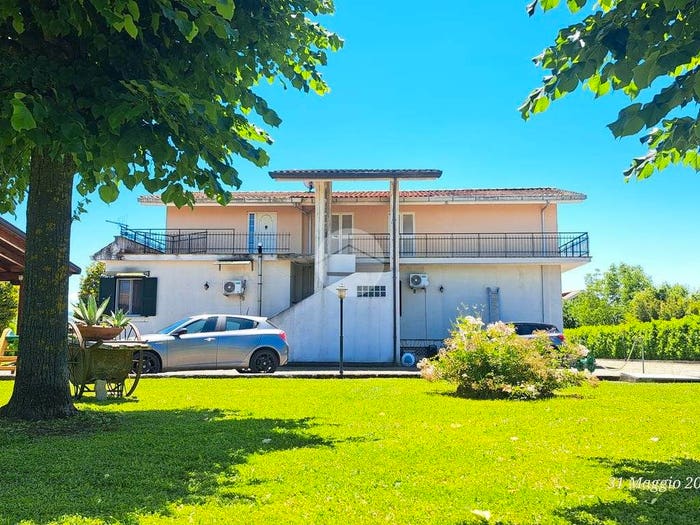 Casa con 6 locali in vendita in Via Casale, Cinque Vie, Frosinone