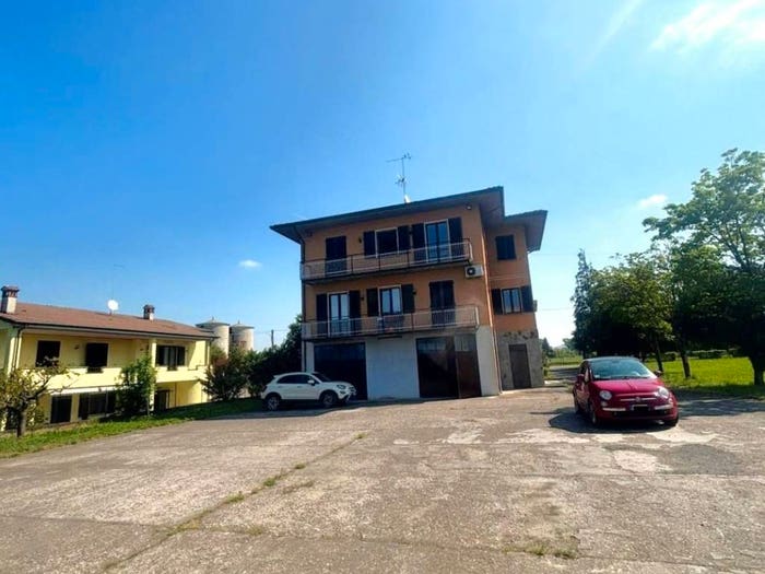 Appartamento trilocale in vendita in Via San Re, Centro, Santa Giuletta
