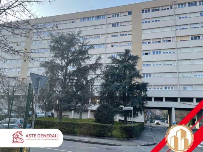 Appartamento con 6 locali in vendita in Via Pietro Pomponazzi, Mazzini Fossolo, Bologna