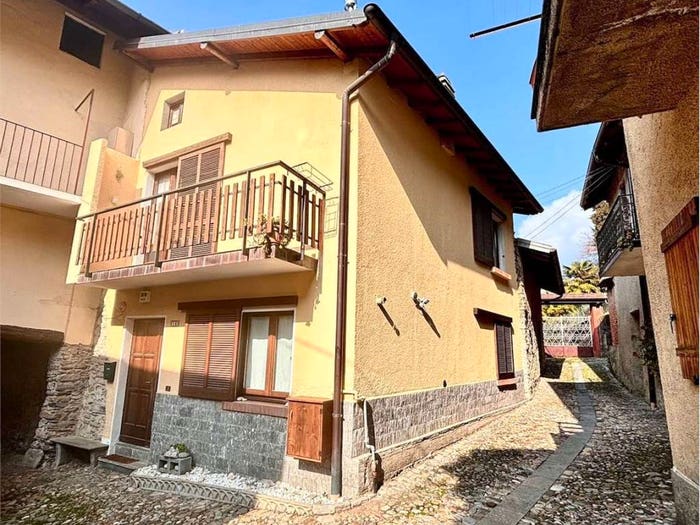 Casa trilocale in vendita in via cavour, Masciago Primo