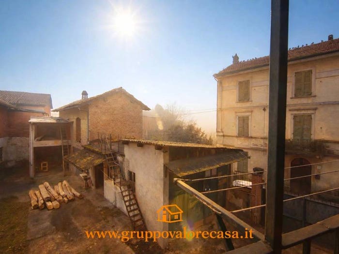 Casa con 6 locali in vendita in Castelnuovo Bormida