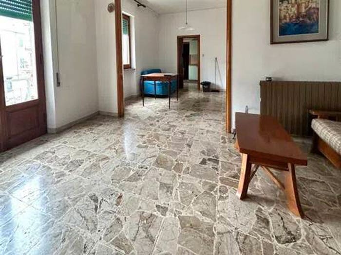 Appartamento con 6 locali in vendita in Via Xx Settembre SNC, Centro, Aulla