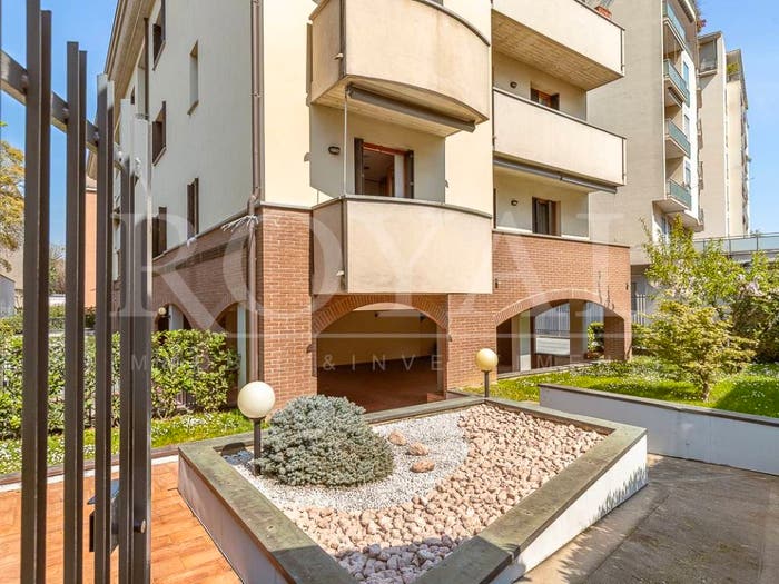 Appartamento quadrilocale in vendita in Via Francesco Guerrazzi, San Giuseppe, Monza