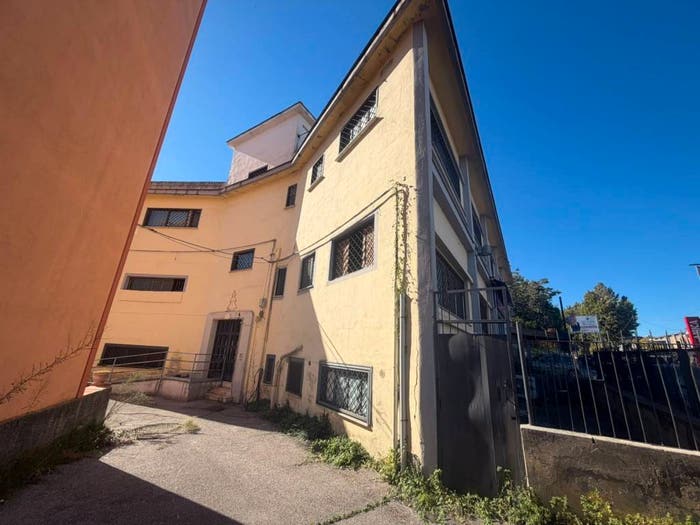 Appartamento con 6 locali in vendita in Via Principe di Piemonte, Centro, Casoria