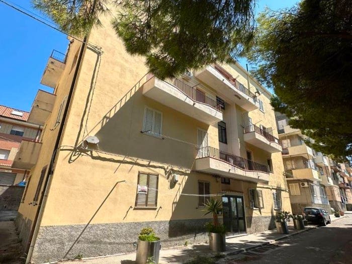 Appartamento trilocale in vendita in Via Garibaldi Gariani, Sala, Catanzaro
