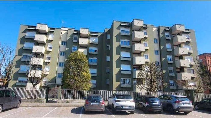 Appartamento con 5 locali in vendita in Via del Lazzaretto, Centro, Vanzago