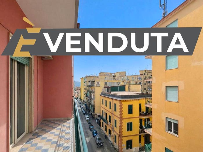 Appartamento trilocale in vendita in Via Enea, Bagnoli, Napoli
