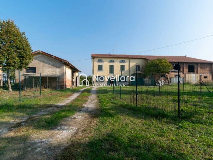 Casa con 5 locali in vendita in Corso Garibaldi, Centro, Cadelbosco di Sopra