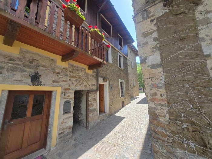 Appartamento trilocale in vendita in VIA GILERA, Tirano