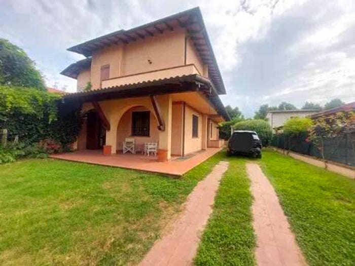 Casa con 6 locali in vendita in Via Trento, Centro, Forte dei Marmi