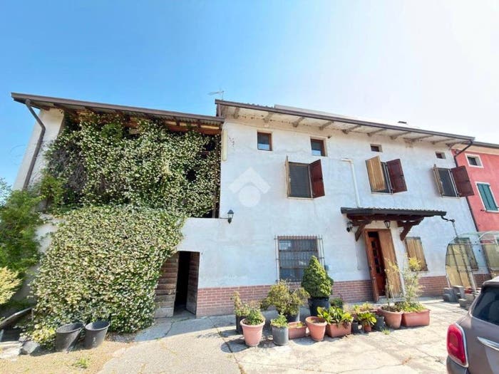 Casa con 5 locali in vendita in Castel Goffredo