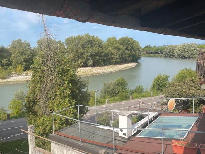 Casa con 6 locali in vendita in Via Fratelli Alessandri, Parona, Verona