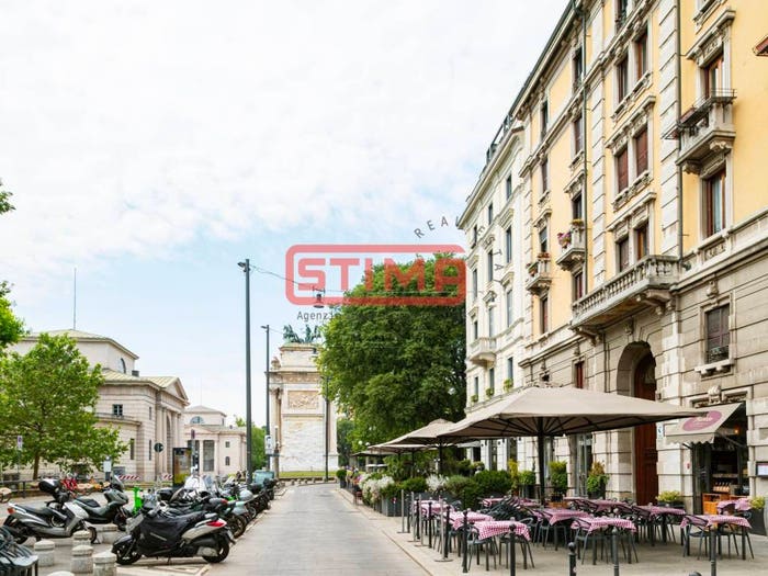 Appartamento con 6 locali in vendita in via agostino bertani, Arco della Pace, Milano