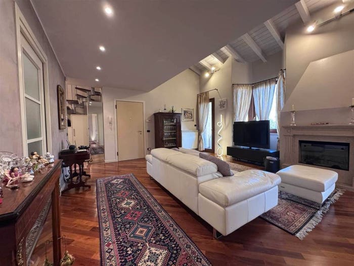 Appartamento con 5 locali in vendita in Via Centenaro, Entroterra, Desenzano del Garda