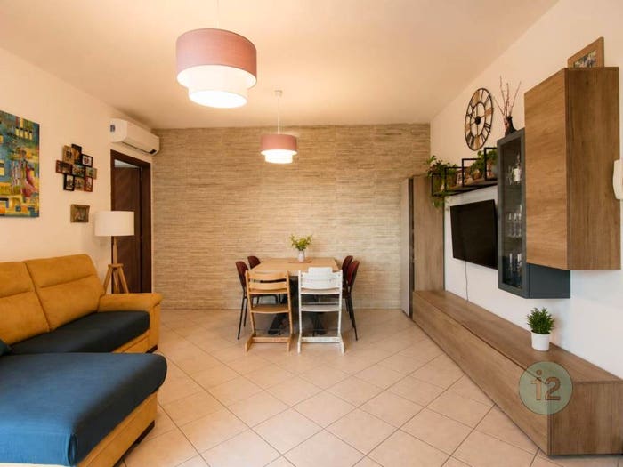 Casa quadrilocale in vendita in VIALE FAVORITA, Centro, Mirandola