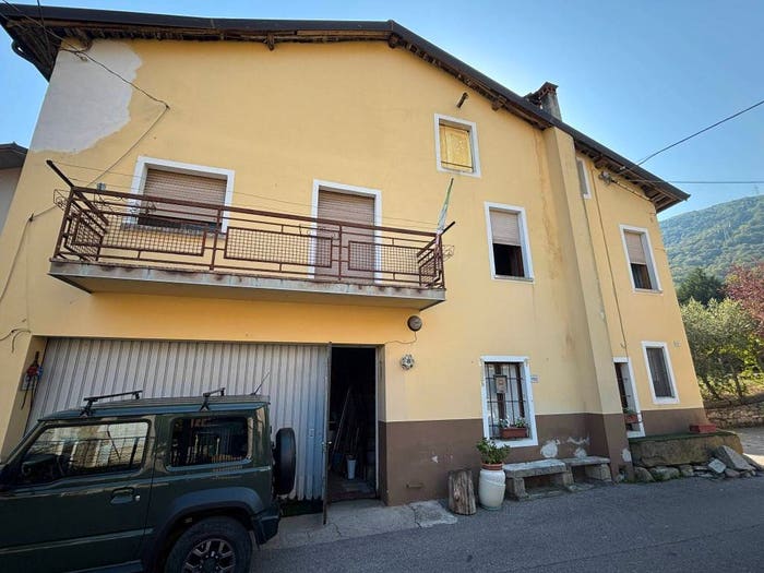 Casa con 6 locali in vendita in Via Brolo, Centro, Nave